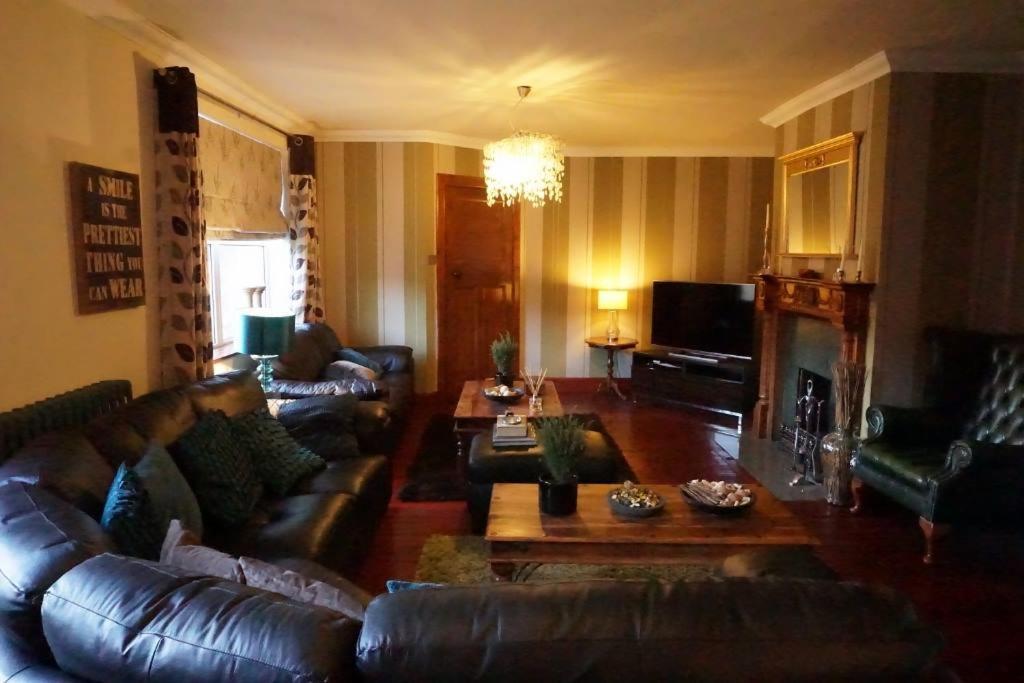 Innis House Insch Bagian luar foto